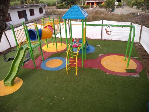 52361823 557243674781237 1888090902044344320 n